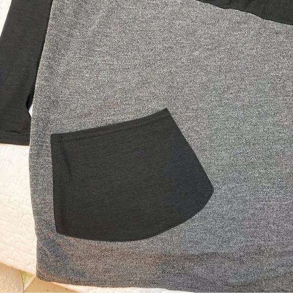 Zim & Zoe Colorblock Knit Top | Lightweight Sweater | 3/4 Sleeves - Picture 10 of 11